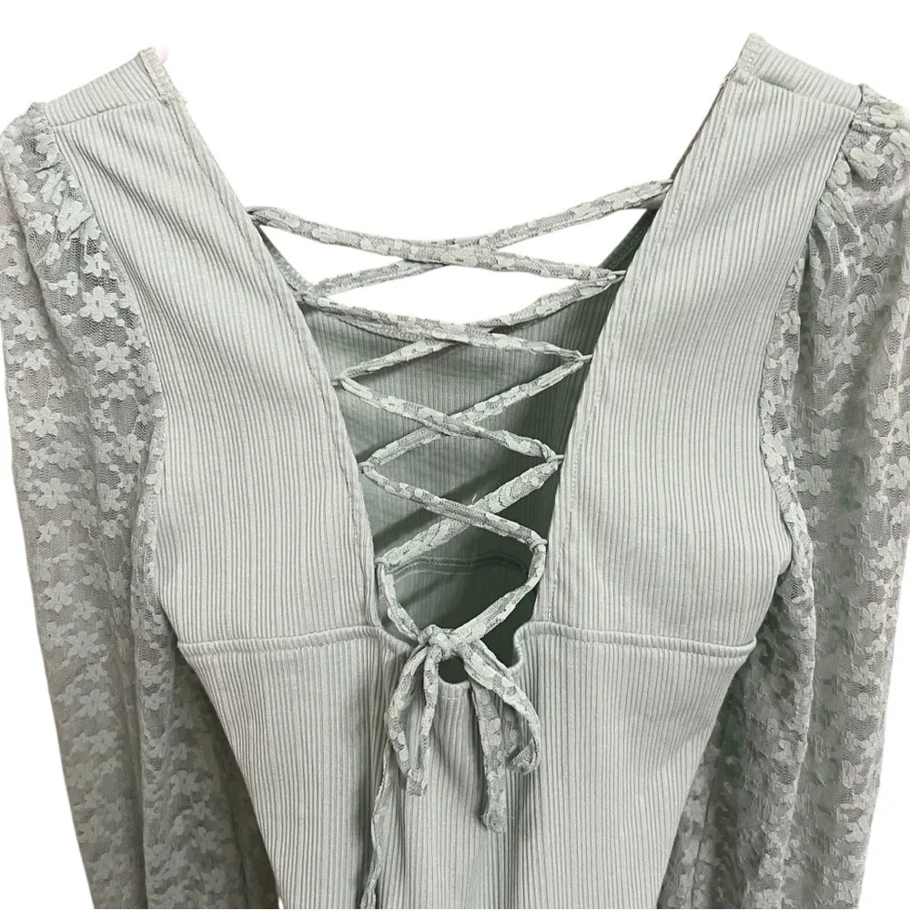 BUCKLE WILLOW & ROOT SAGE GREEN FLORAL LACE SHEER SLEEVE TIE BACK TOP MEDIUM
